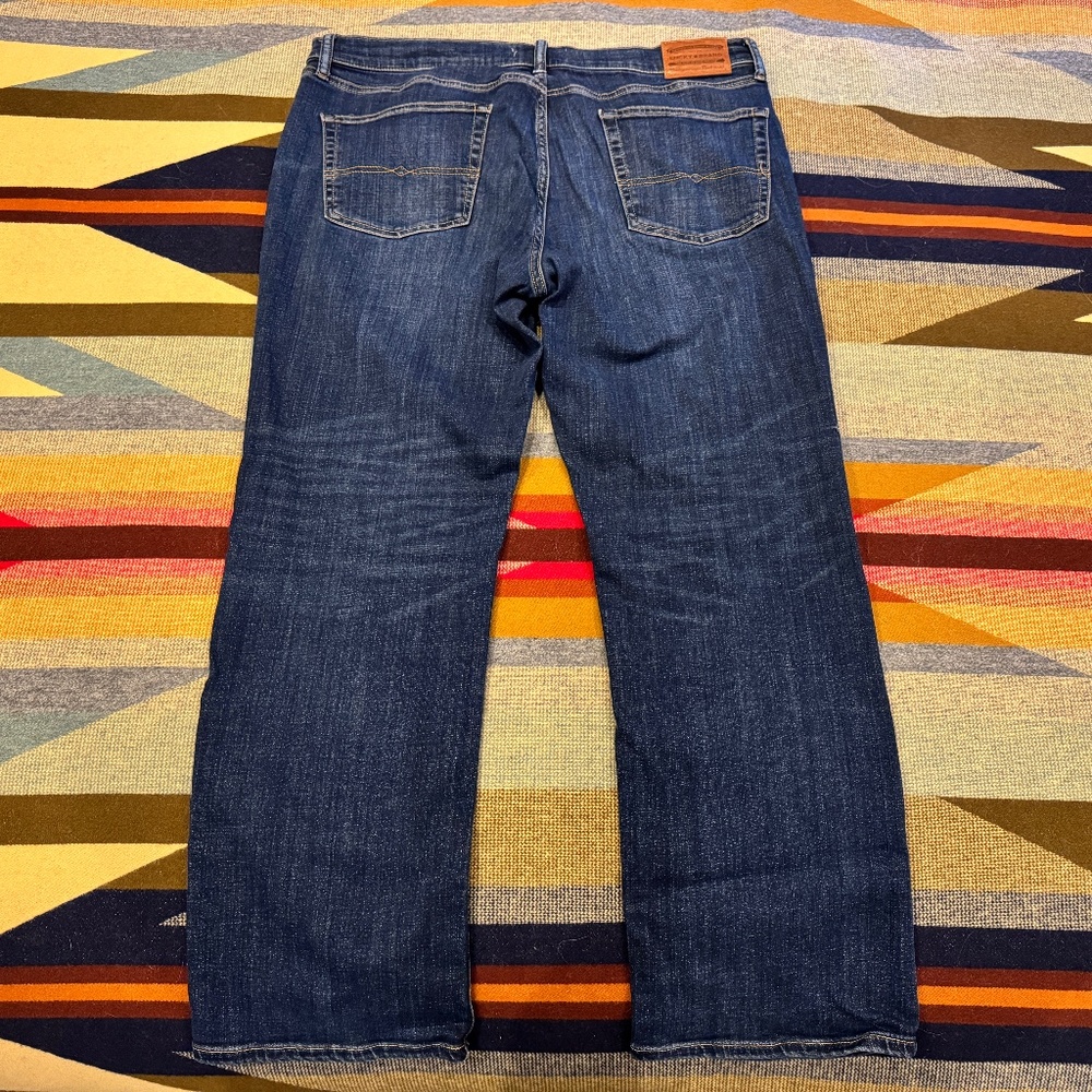 Lucky Brand Men's Easy Rider Boot Cut Jeans. 38x32